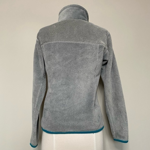 Patagonia Re-tool Snap-T Fleece Pullover in Gray and Teal, Small - Picture 6 of 14